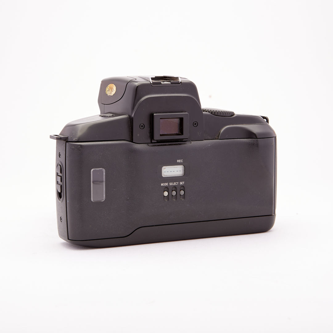 Canon EOS 750QD Beginner 35mm SLR Camera Kit