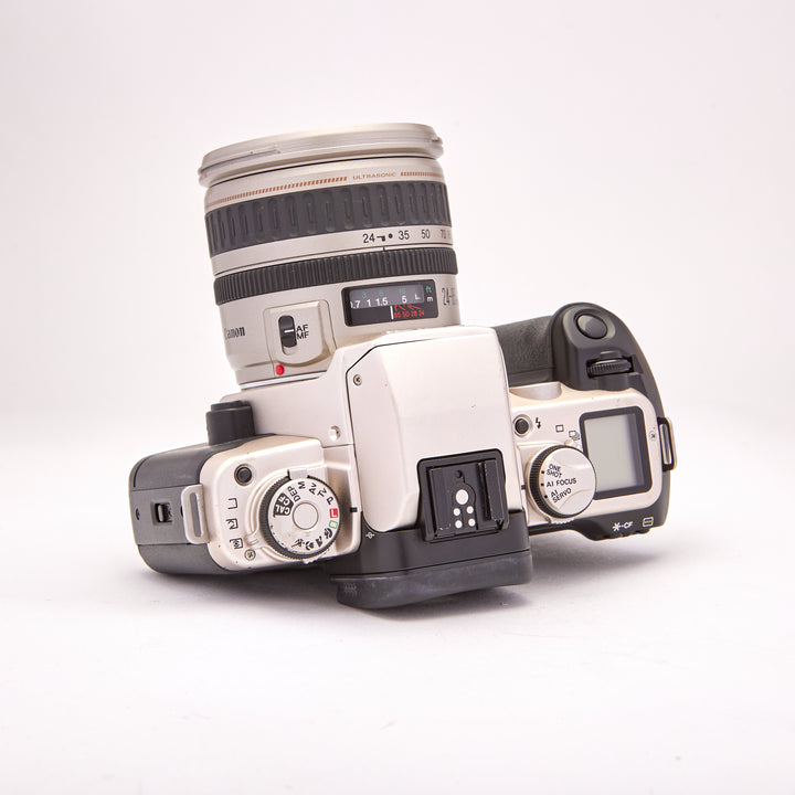 Canon EOS 55 35mm SLR Camera Kit