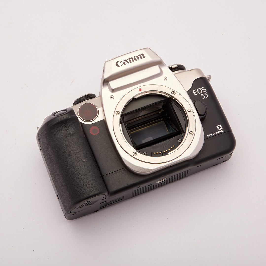 Canon EOS 55 35mm SLR Camera Kit