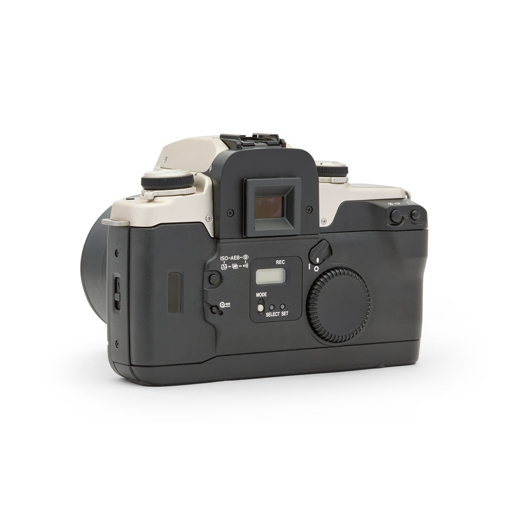 Canon EOS 50 35mm SLR Camera Kit