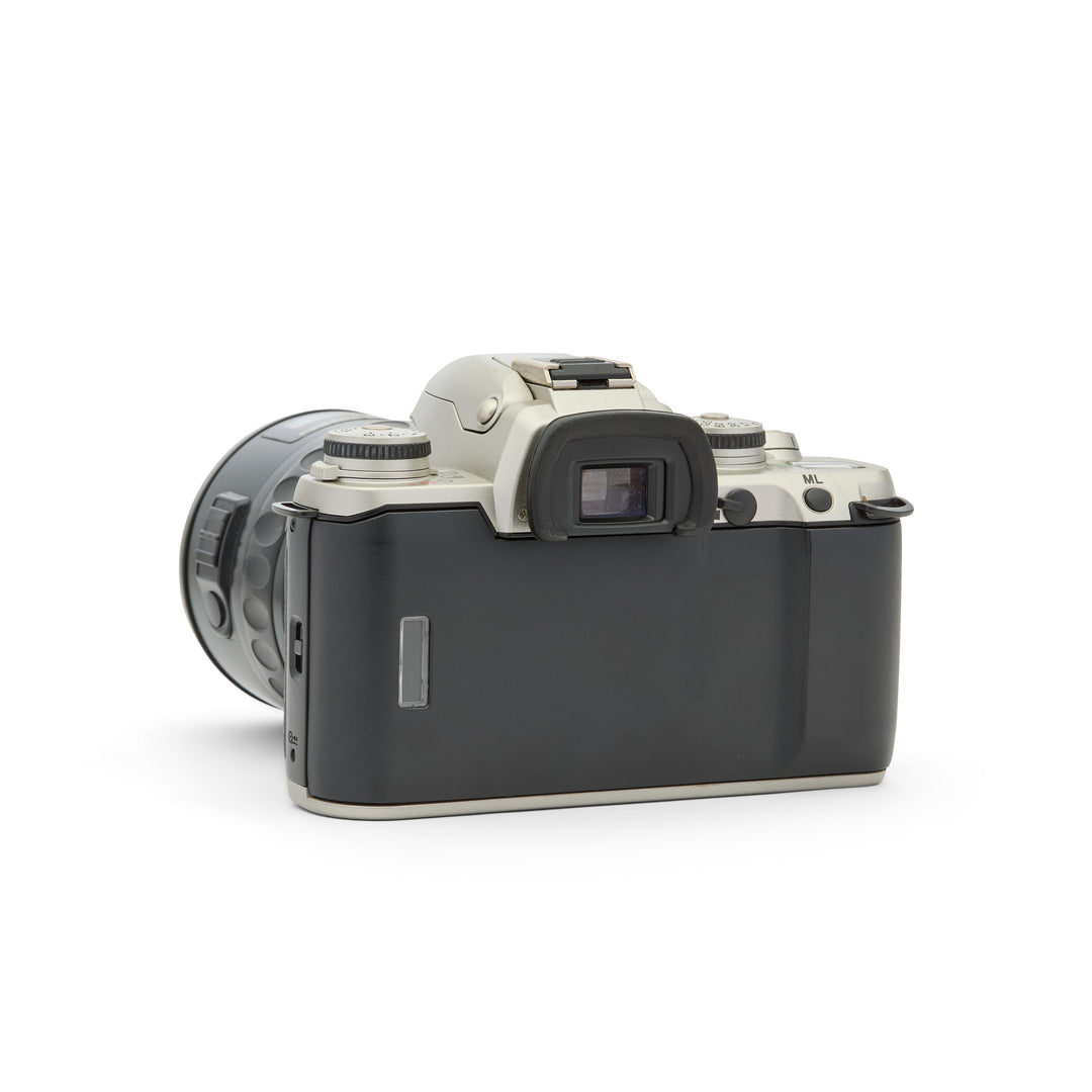 Pentax MZ-5n 35mm SLR Camera Kit