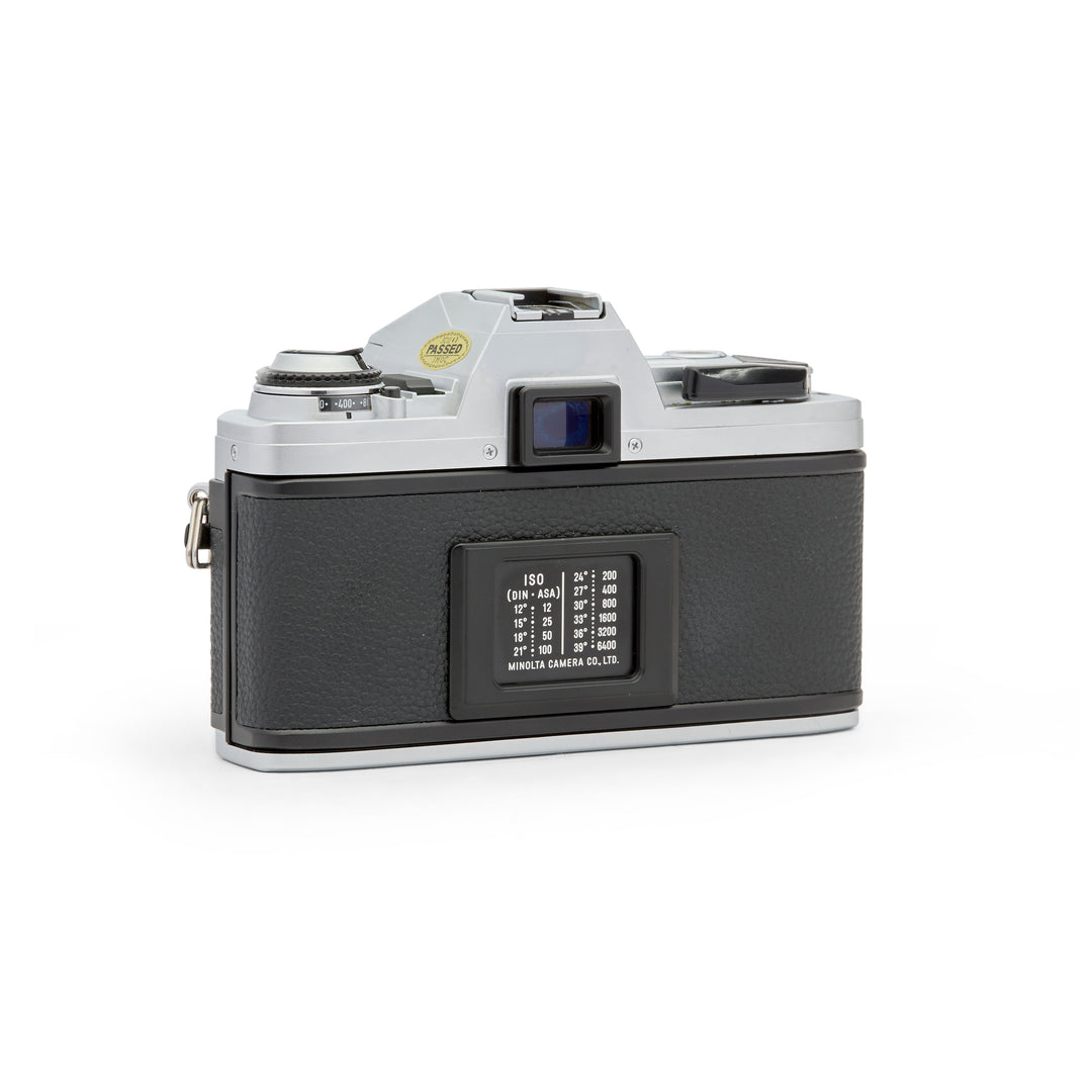Minolta X-300 35mm SLR w/ 50mm f2 lens Kit
