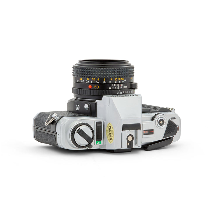 Minolta X-300 35mm SLR w/ 50mm f2 lens Kit
