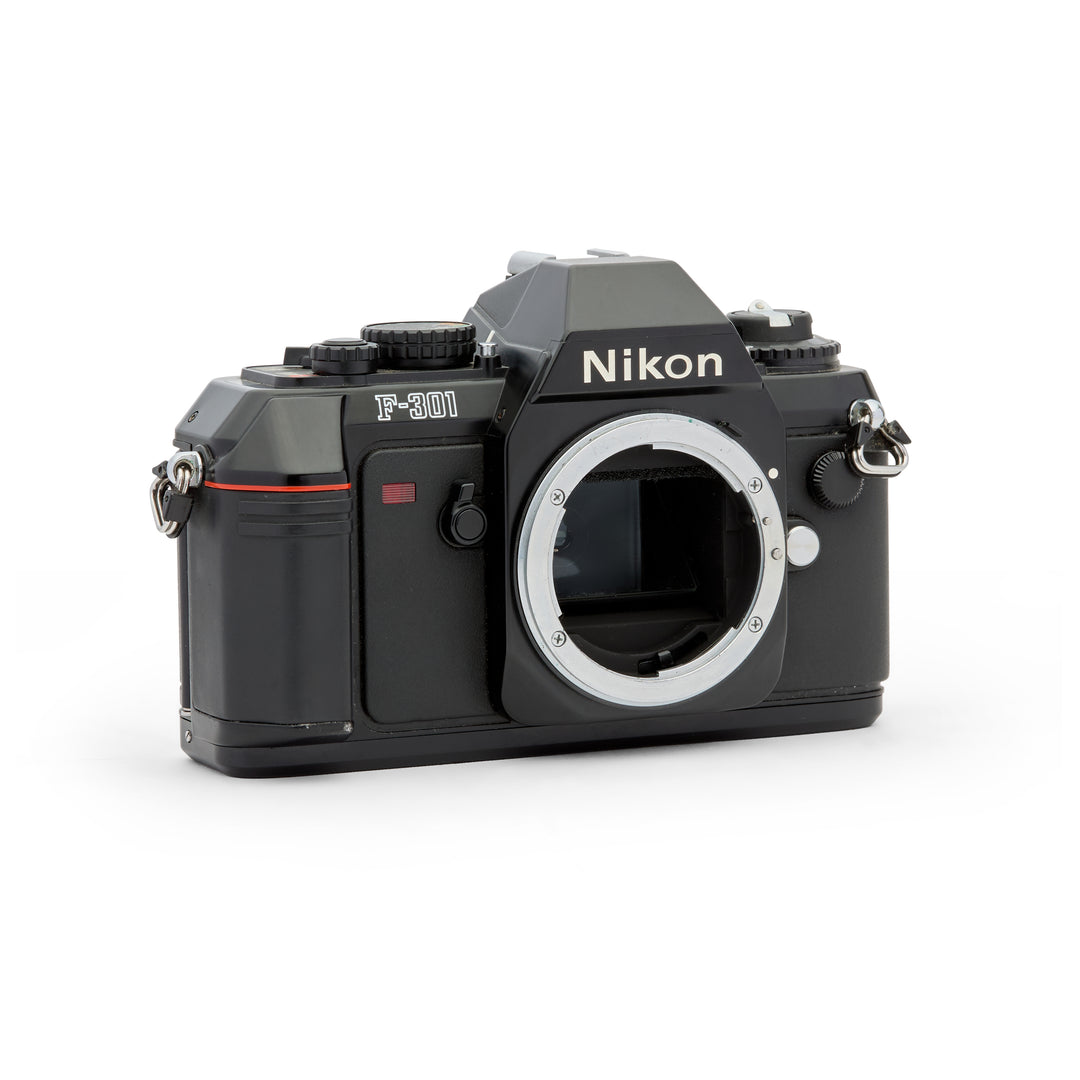 Nikon F301 35mm SLR Camera Kit